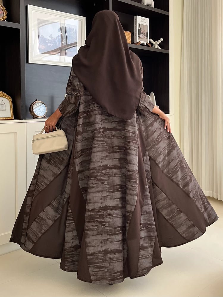 عباية نص كلوش كريب بلون بني