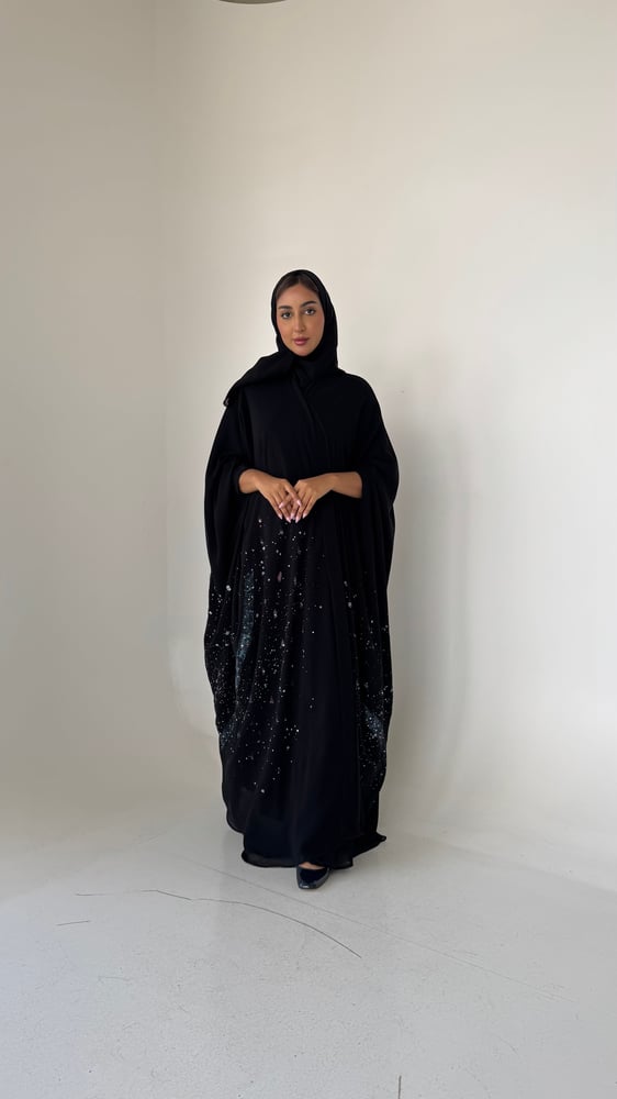 عباية سهرة بشت برسوم يدوية