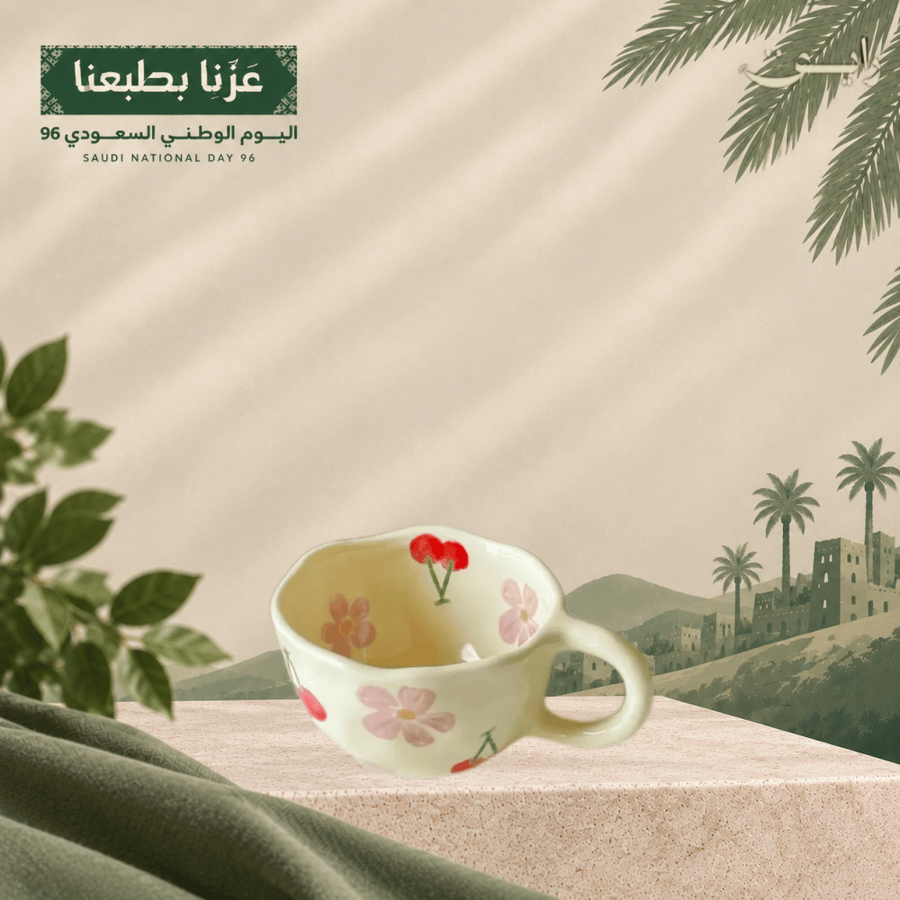 كوب الكرز والورد
