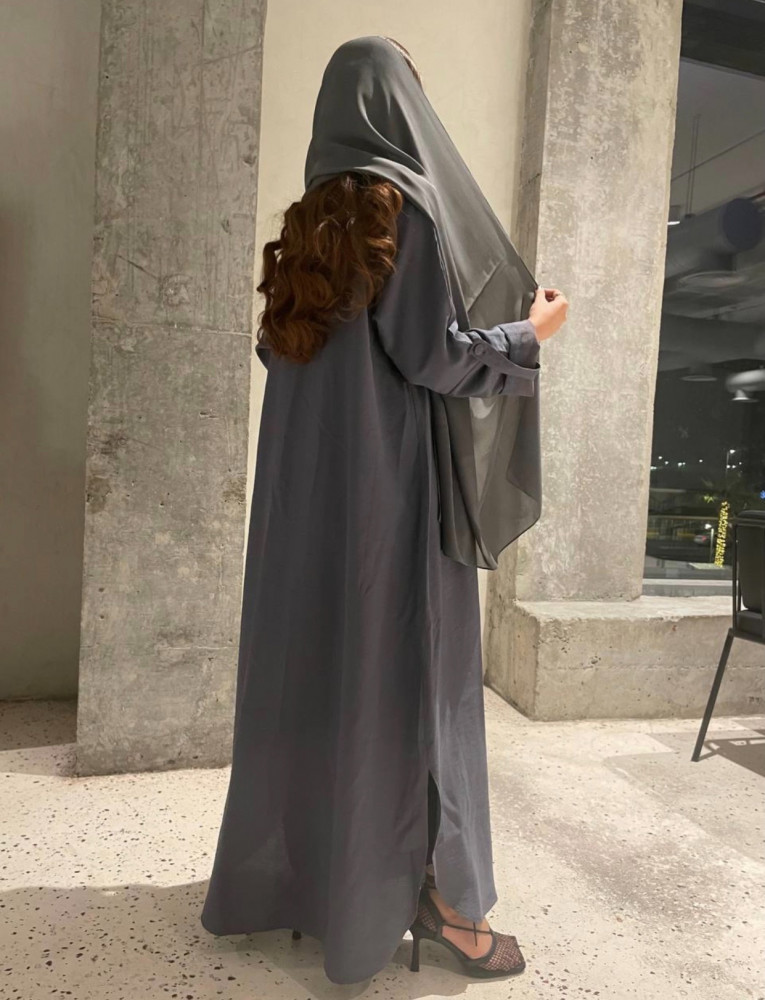 عبايه ملونه