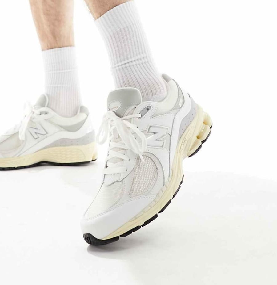 نيو بالانس 2002 new balance