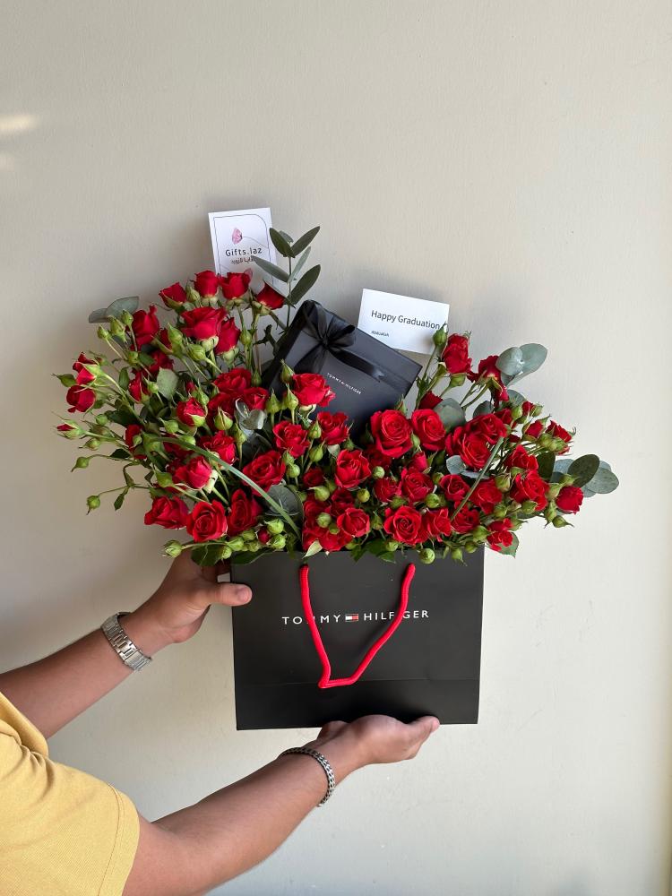 اسورة تومي 4 مع تنسيق ورد Tommy bracelet with flower arrangement