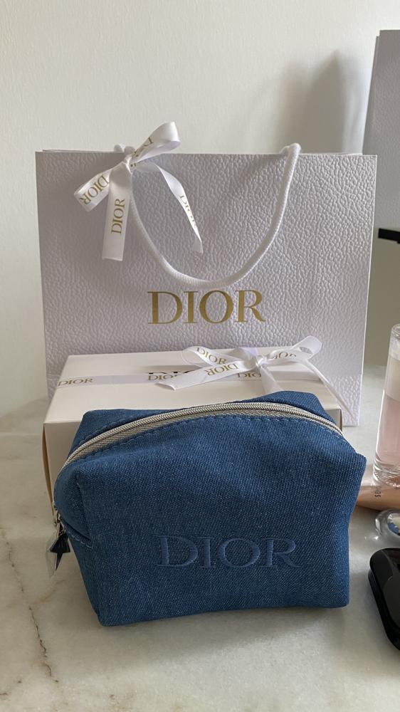 حقيبه ميك اب Dior