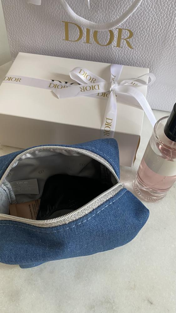حقيبه ميك اب Dior