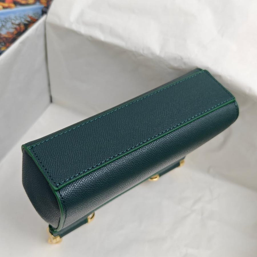 Dolce & Gabbana size 18