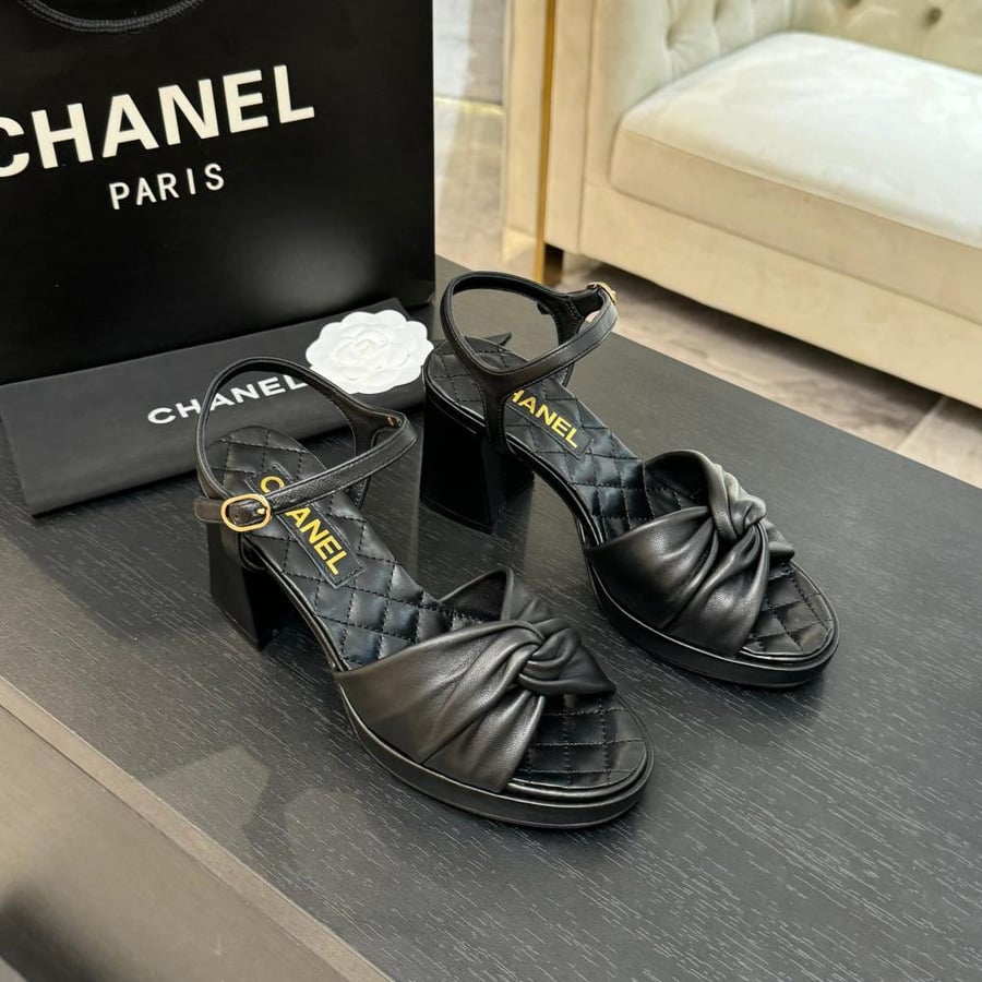Chanel heel