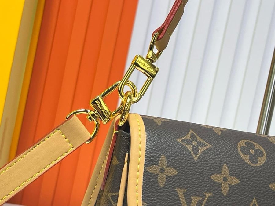 لويس فيتون مقاس24cm