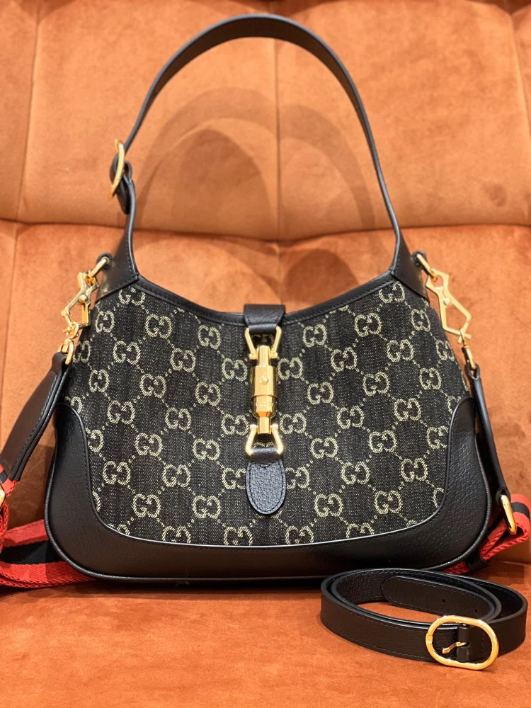 قوتشي جاكي مقاس 27.5cm