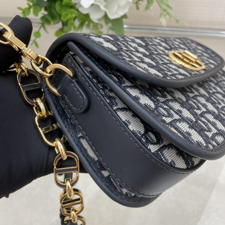 ديور ‏DIOR BOBBY East-West مقاس 22cm