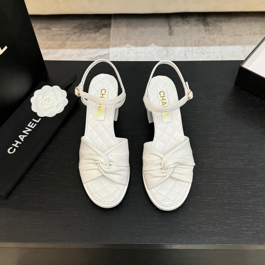 Chanel heel