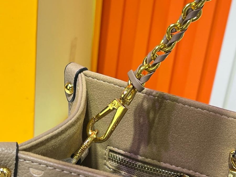 لويس فيتون مقاس18cm