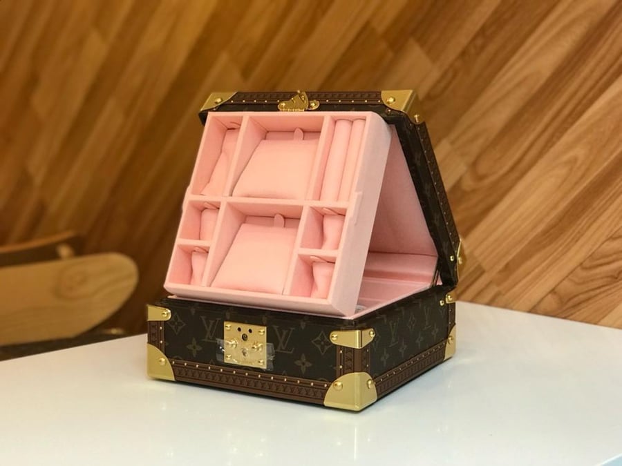 Louis Vuitton accessories box