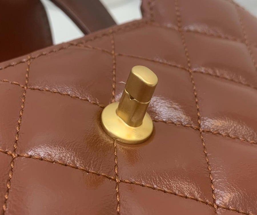 Chanel 23K size 19cm