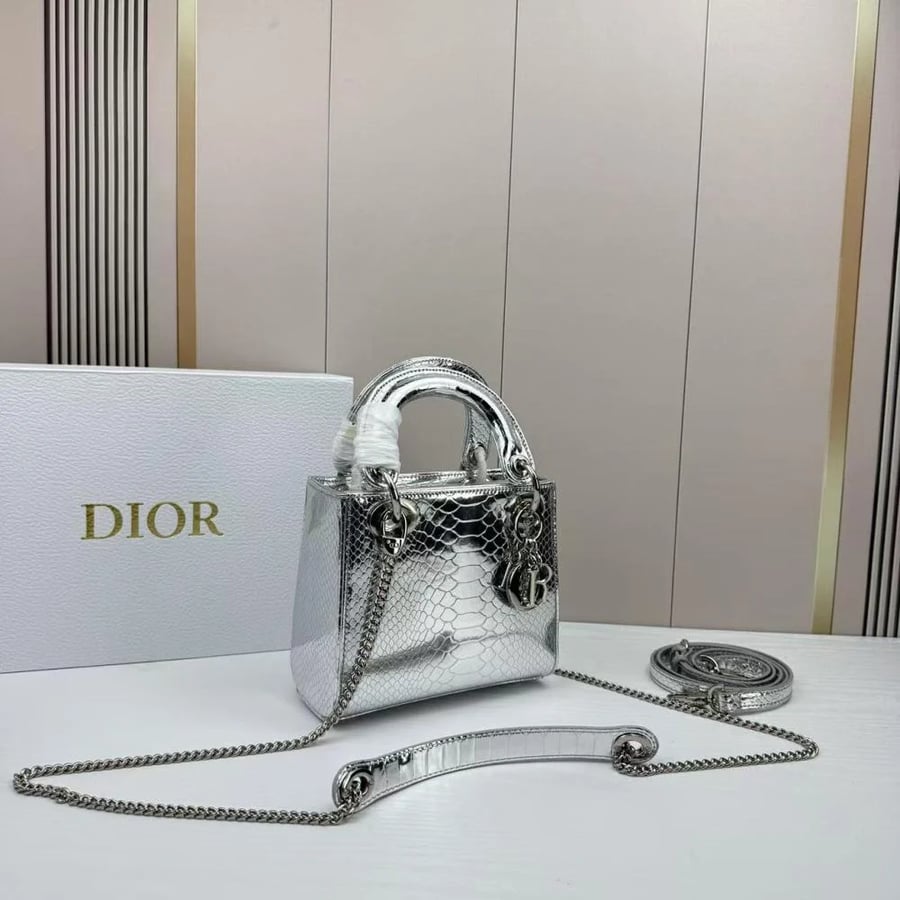 Diors size 17