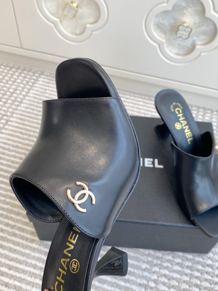 Chanel heel