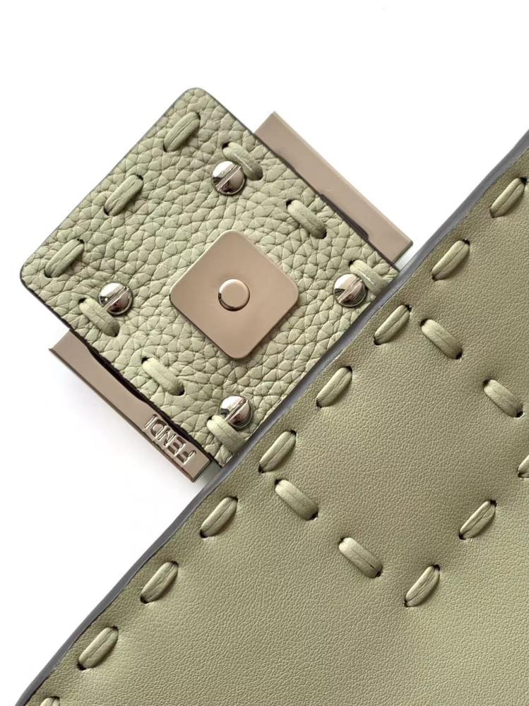 Fendi baget size 20cm