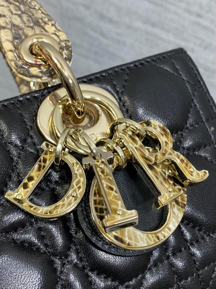 ليدي ديور مقاس 22cm