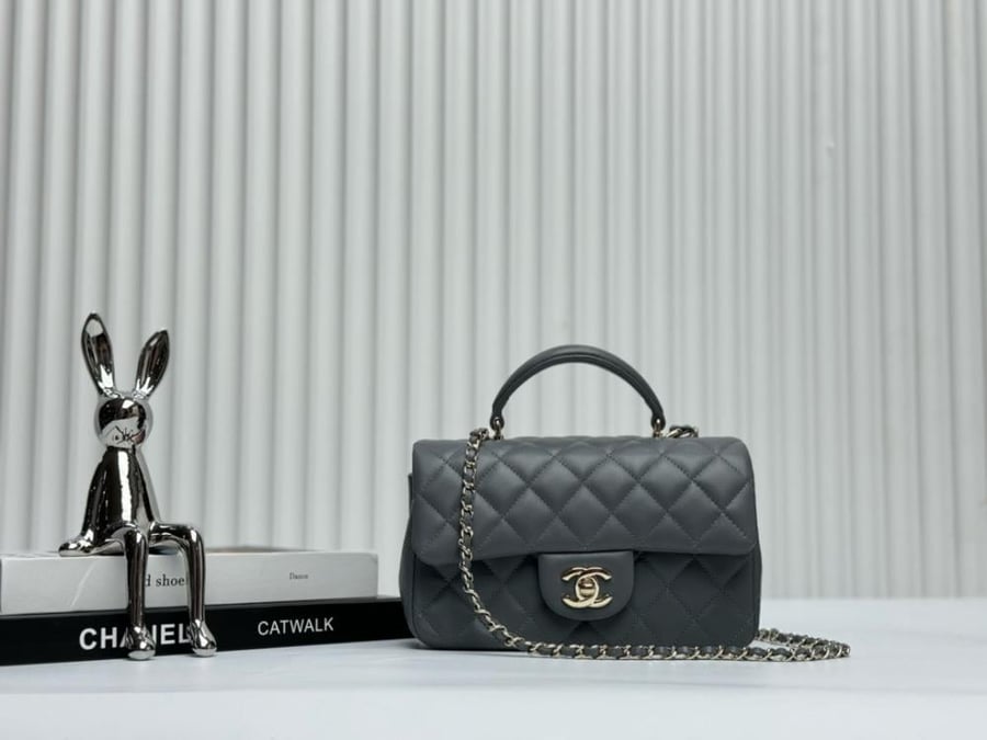 Chanel 23P size 20cm