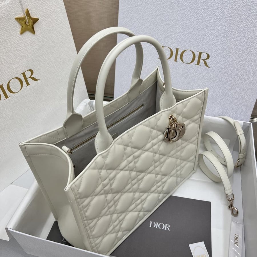 ديور Book Tote مقاس 36.5cm