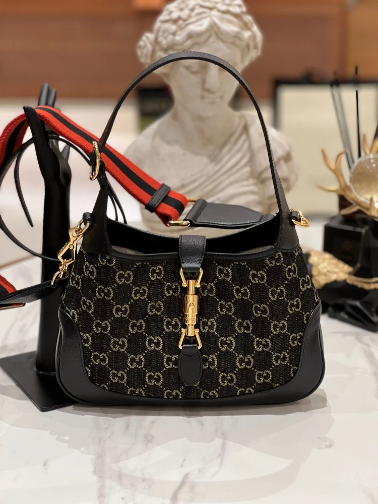 قوتشي جاكي مقاس 27.5cm