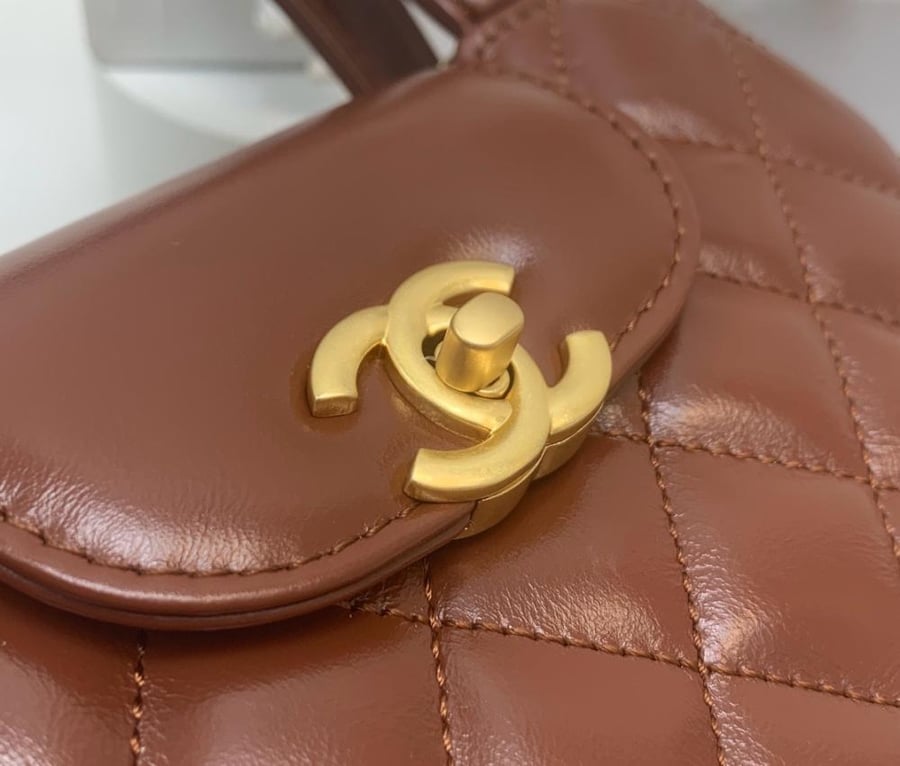 Chanel 23K size 19cm