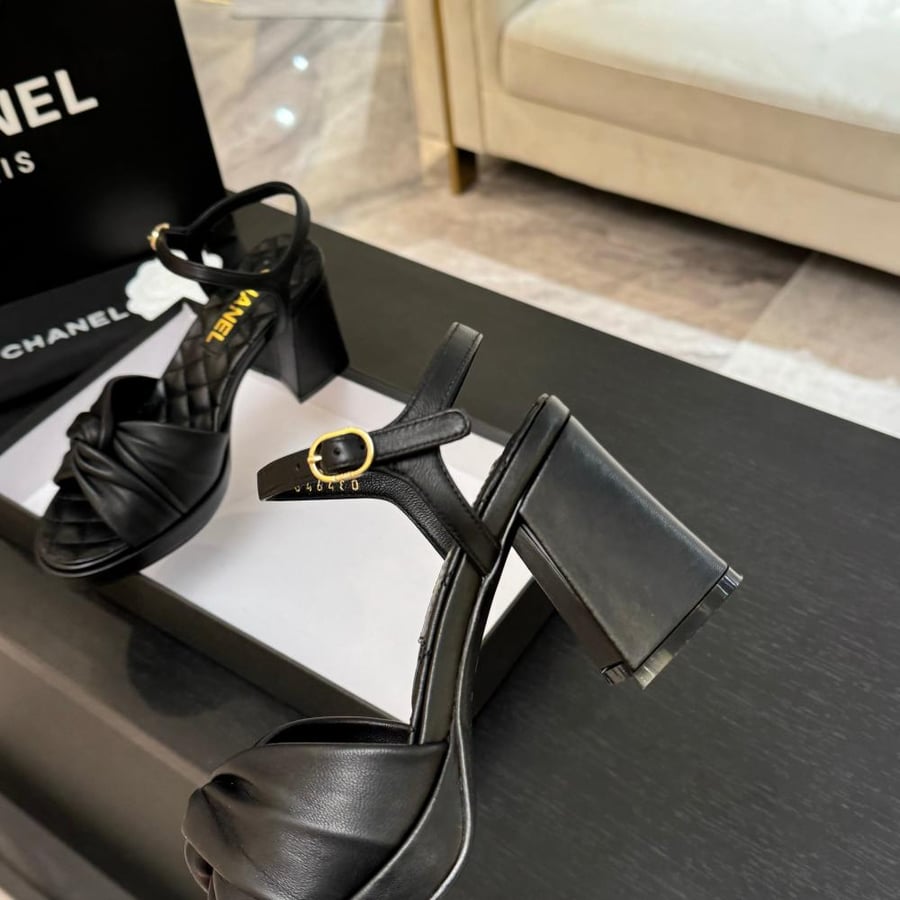 Chanel heel