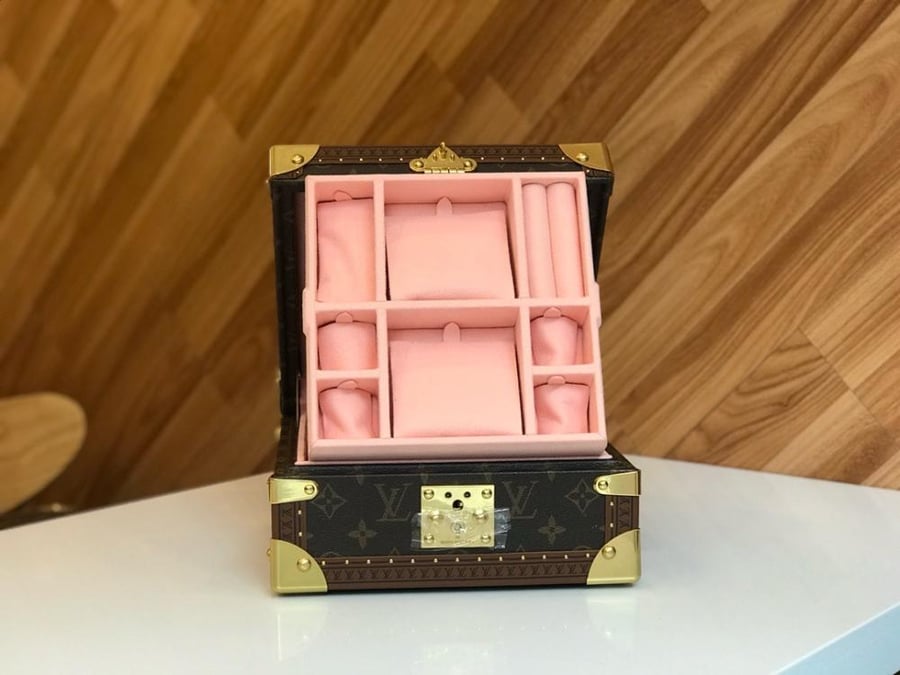 Louis Vuitton accessories box
