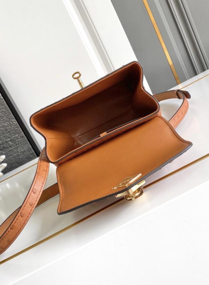 لوي فيتون Rose des Vents miniمقاس 19cm