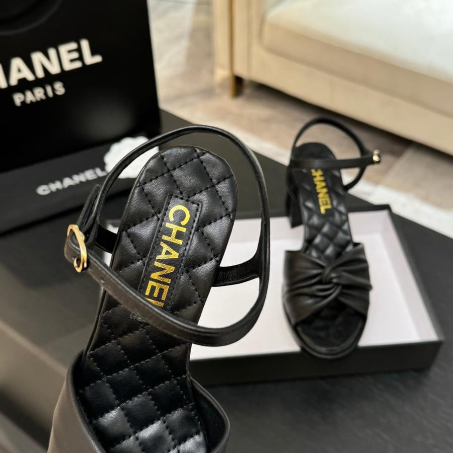 Chanel heel