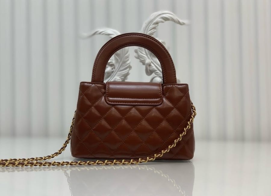Chanel 23K size 19cm