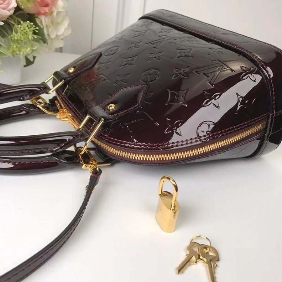شنطه لوي فيتون مقاس 19cm
