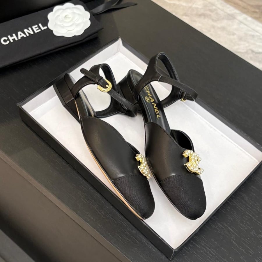 Chanel heel