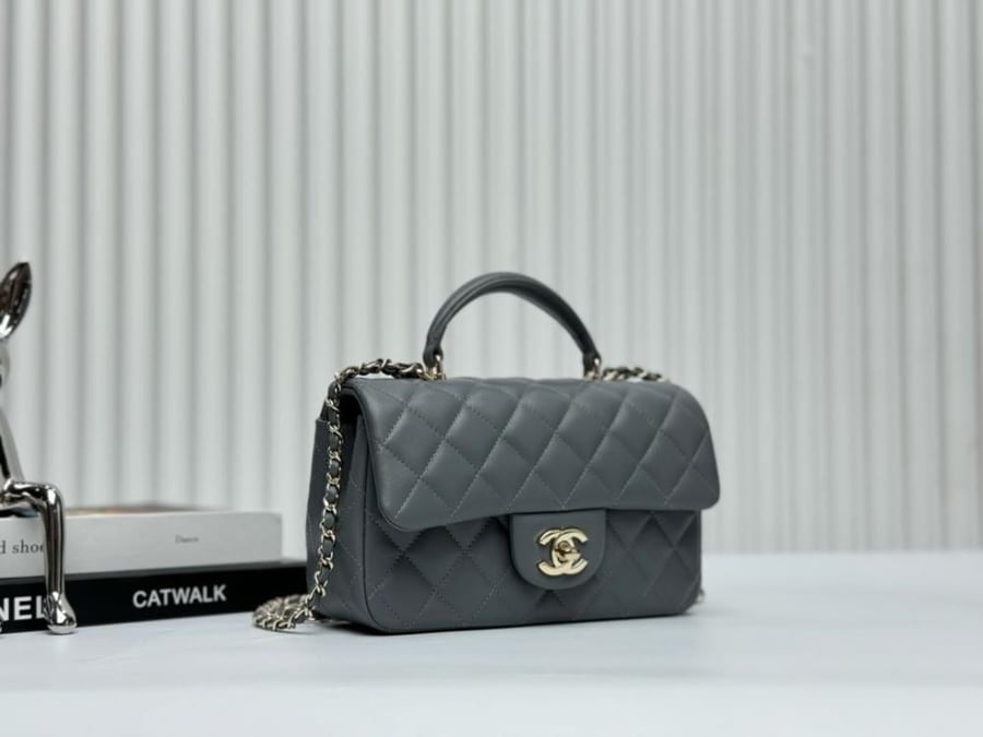 Chanel 23P size 20cm