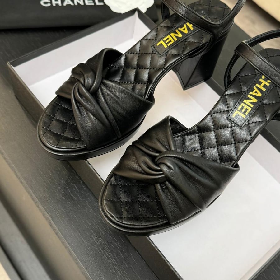 Chanel heel