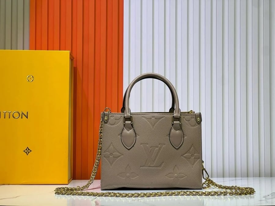 لويس فيتون مقاس 18cm