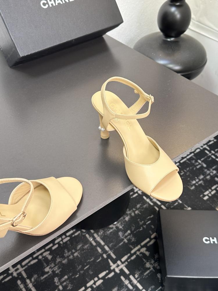 Chanel heel