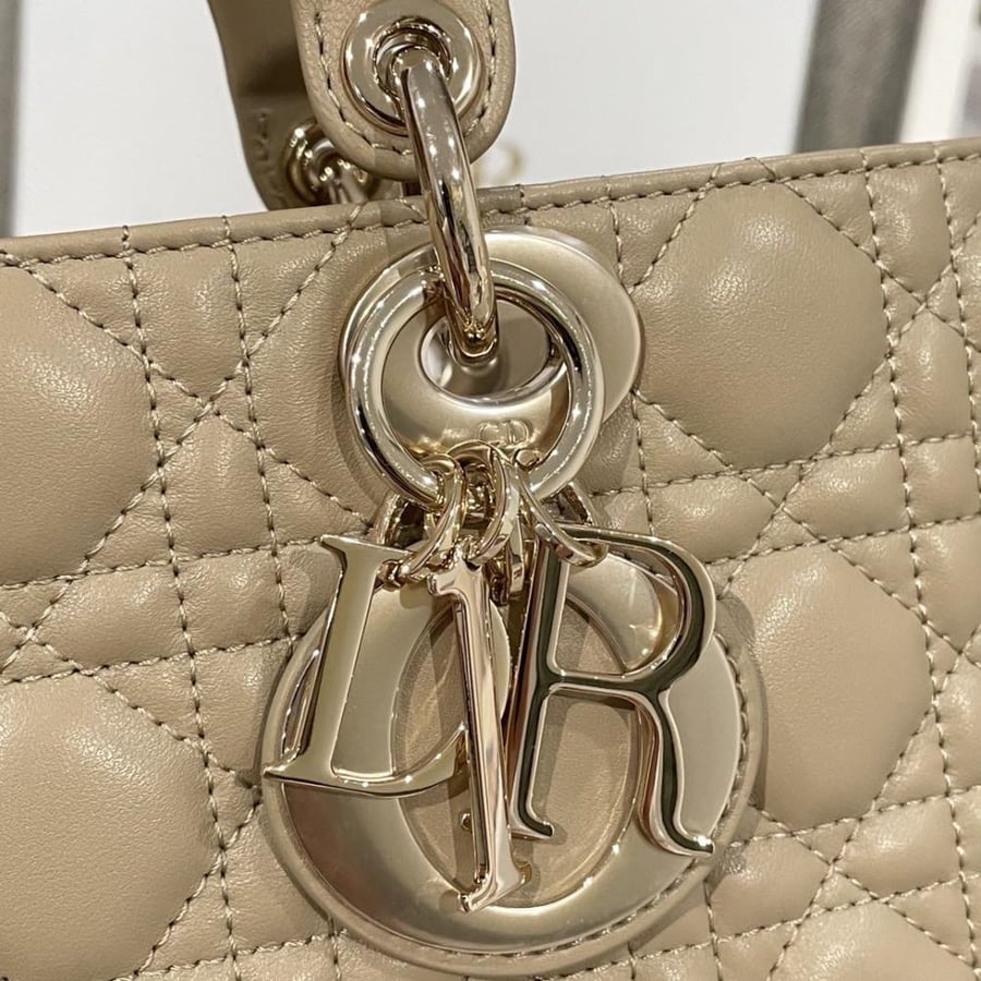 Dior small beige bag, size 26 cm