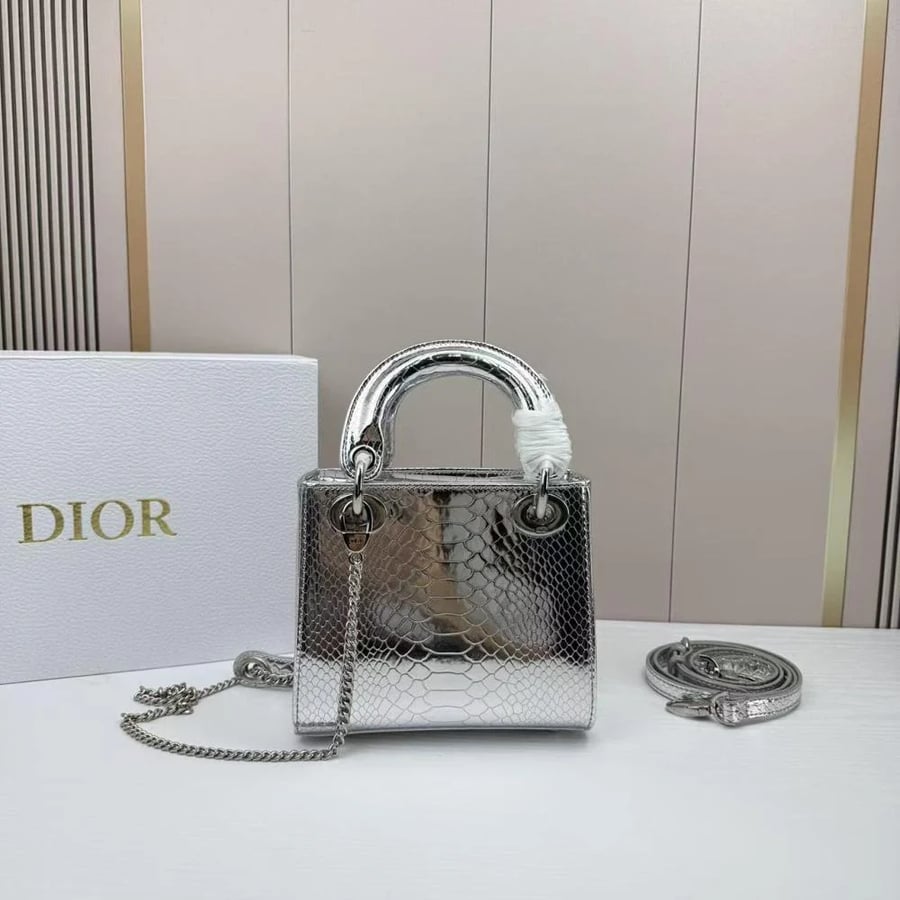 Diors size 17