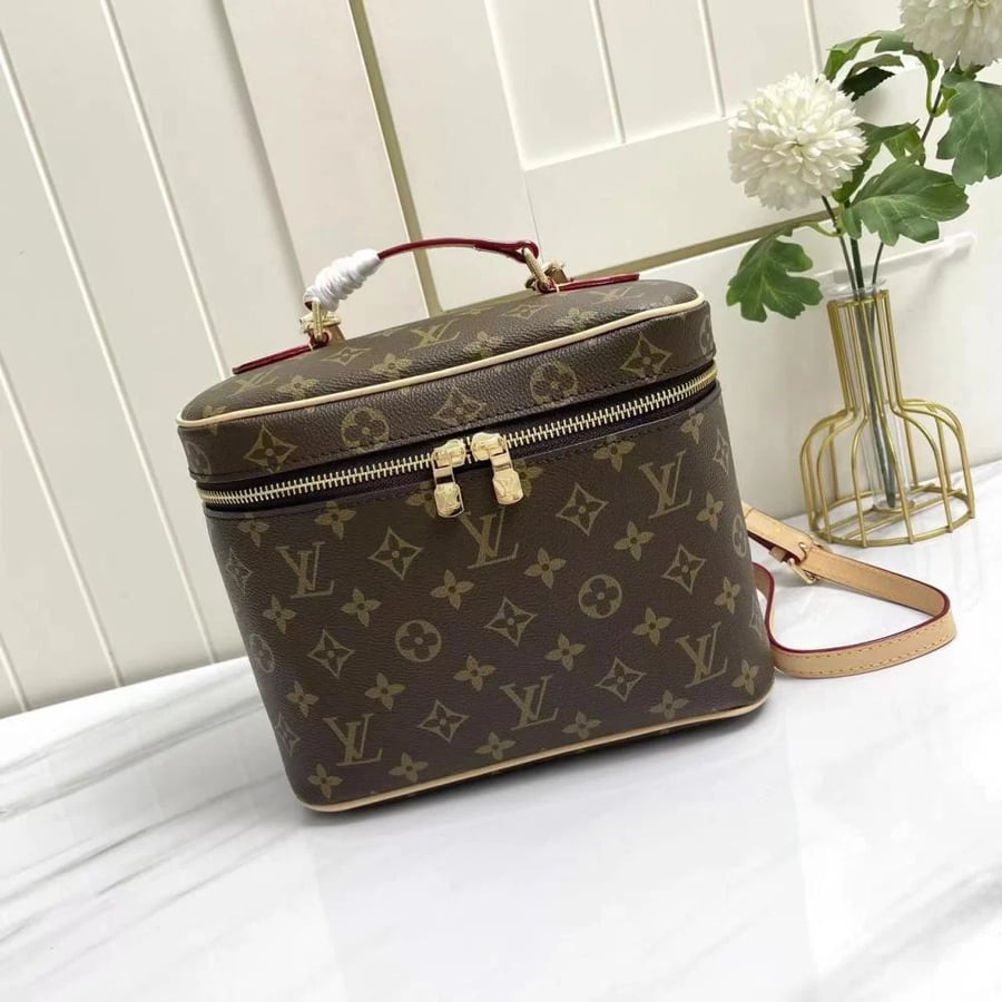 لويس فيتون مقاس24cm(كبير)