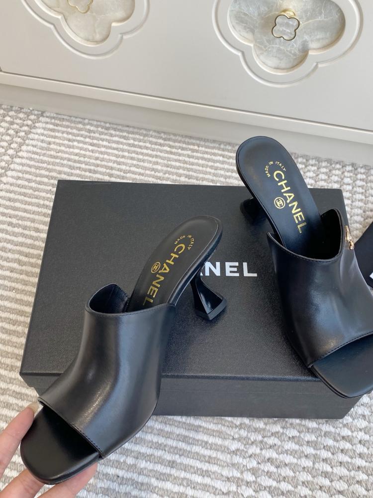 Chanel heel