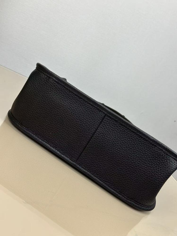 شنطه جويارد مقاس 28cm