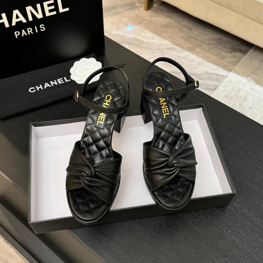 Chanel heel