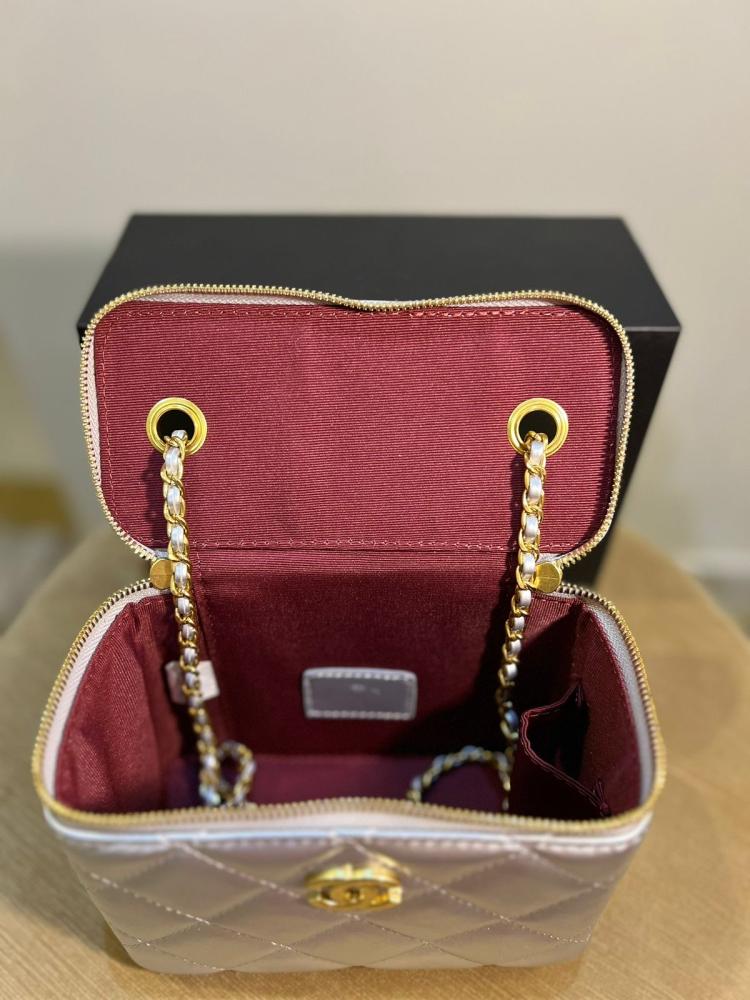 شانيل فضي  مقاس17.7cm