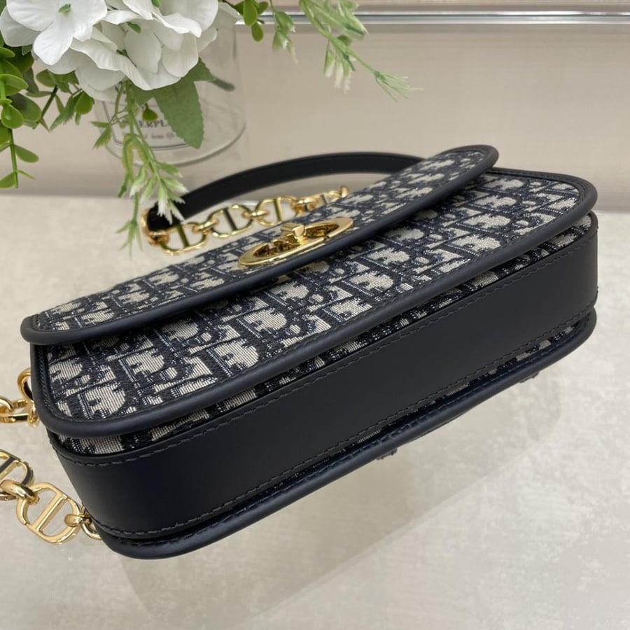 ديور ‏DIOR BOBBY East-West مقاس 22cm