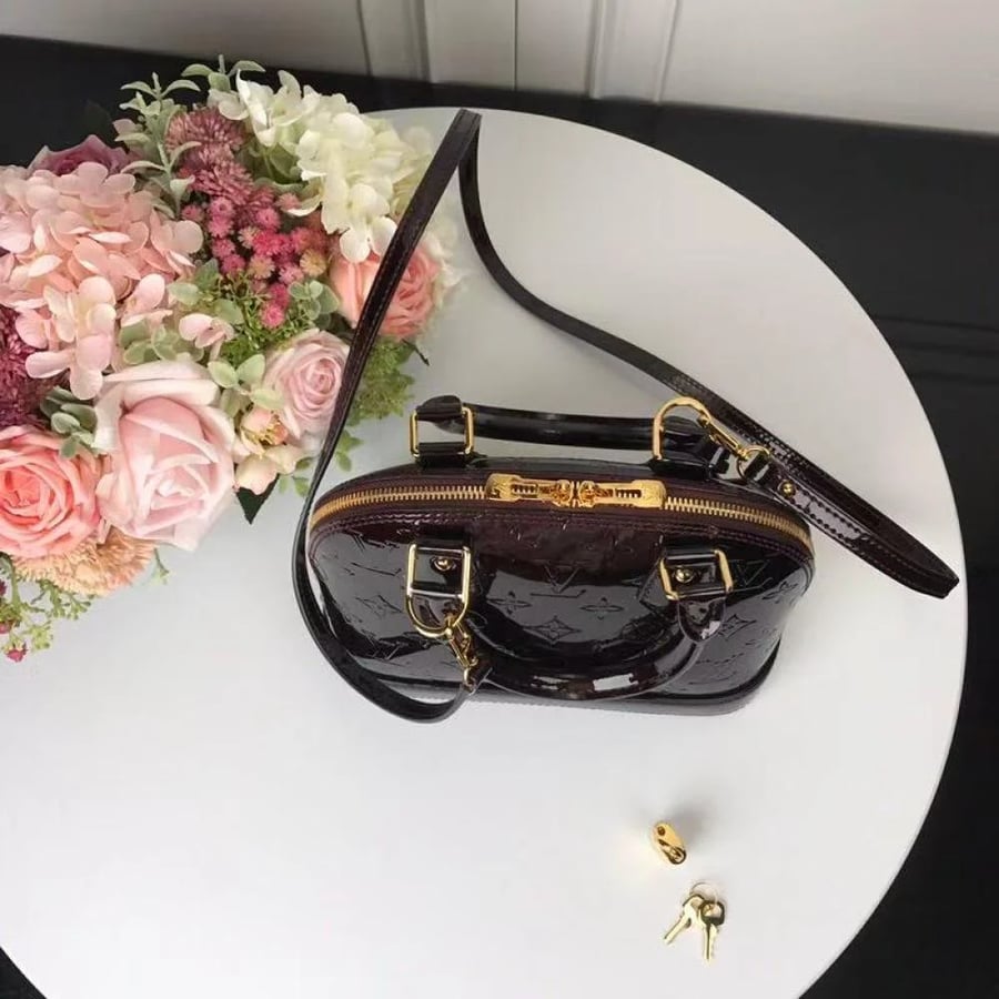 شنطه لوي فيتون مقاس 19cm