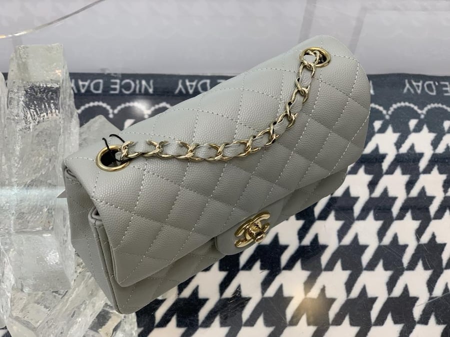 Chanel Classic size 20cm