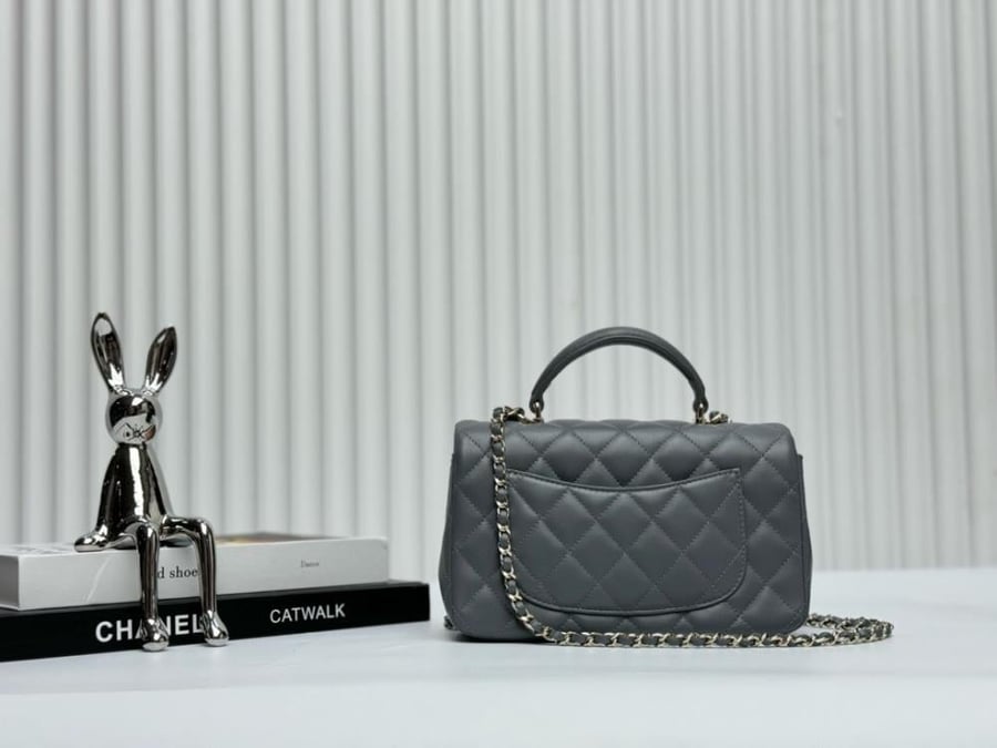 Chanel 23P size 20cm