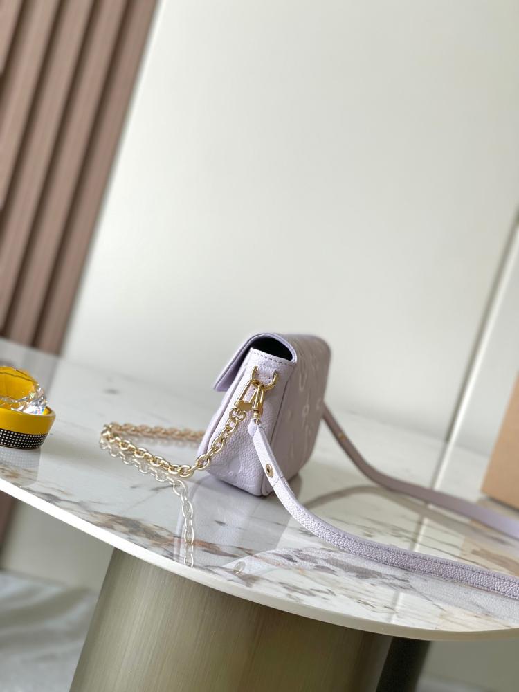 لوي فيتون Wallet On Chain مقاس 23.5cm