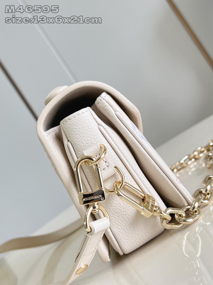 لوي فيتون ‏ Pochette Métis مقاس13.5cm