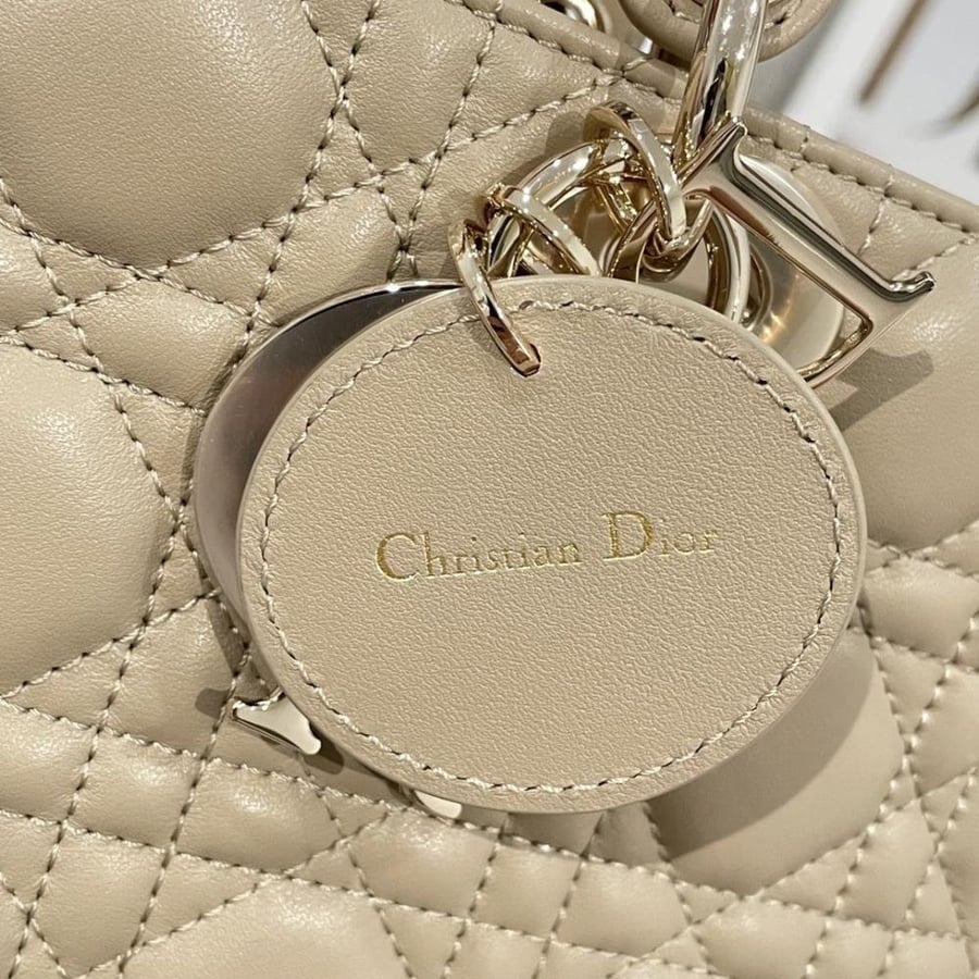 Dior small beige bag, size 26 cm